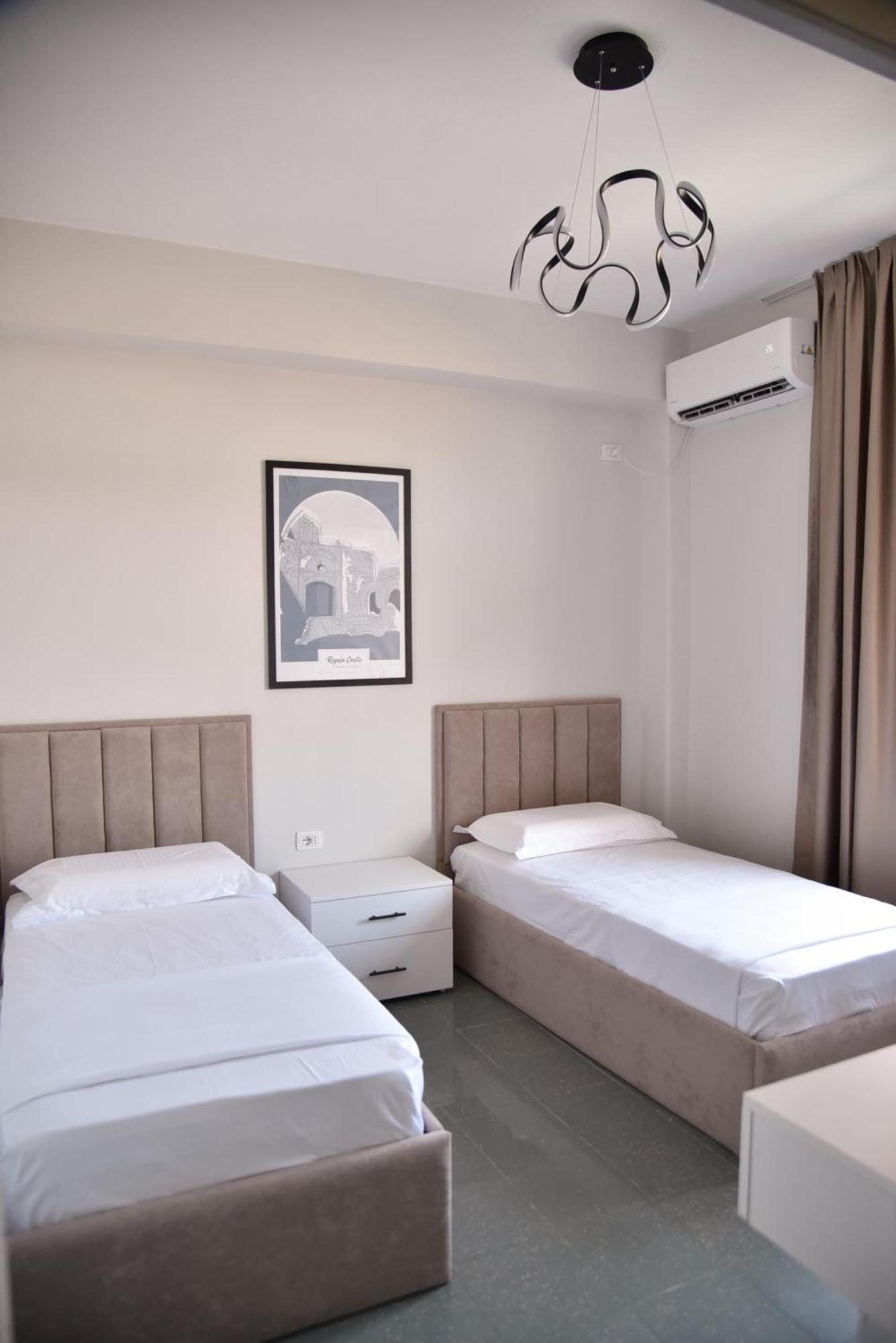 City Center Inn Shkodra Kültér fotó
